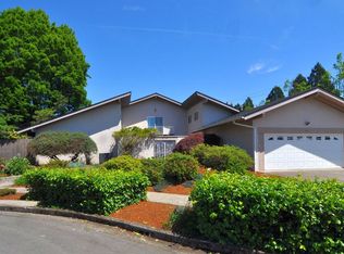 215 Silver Ln, Eugene, OR 97404