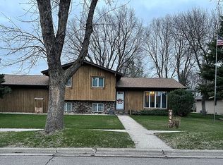 445 20th St SW, Huron, SD 57350