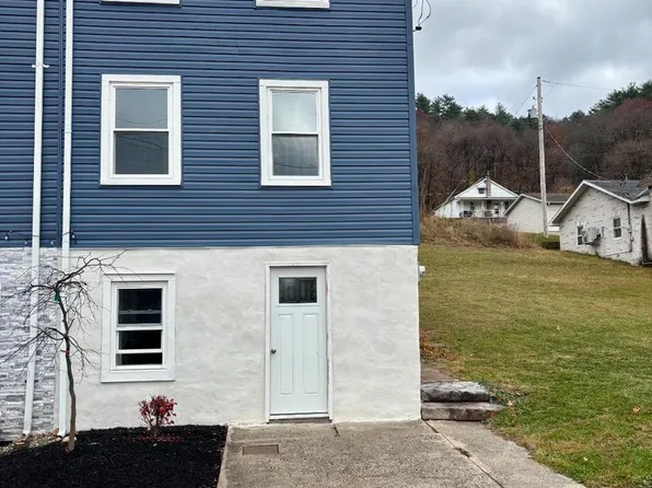 253 Main St, Parryville, PA 18244