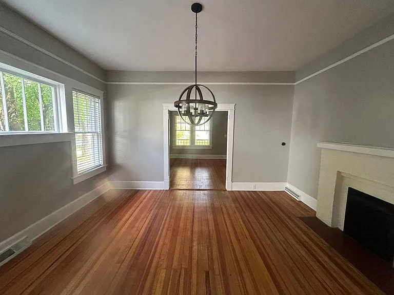 2827 Wilmot Ave — Photo 25