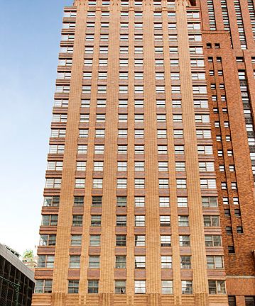 3rd image of 43 W 61st St APT 21L