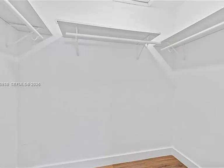361 E 39th St #1 — Photo 29