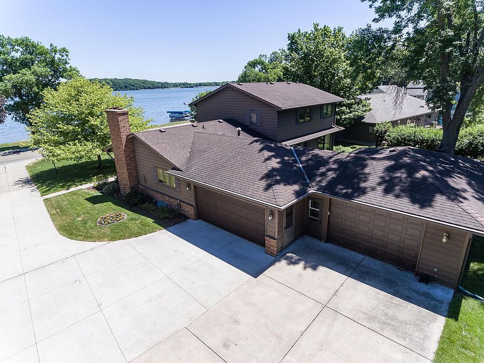 1st image of 809 Clear Lake Dr