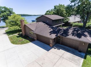 809 Clear Lake Dr, Waseca, MN 56093
