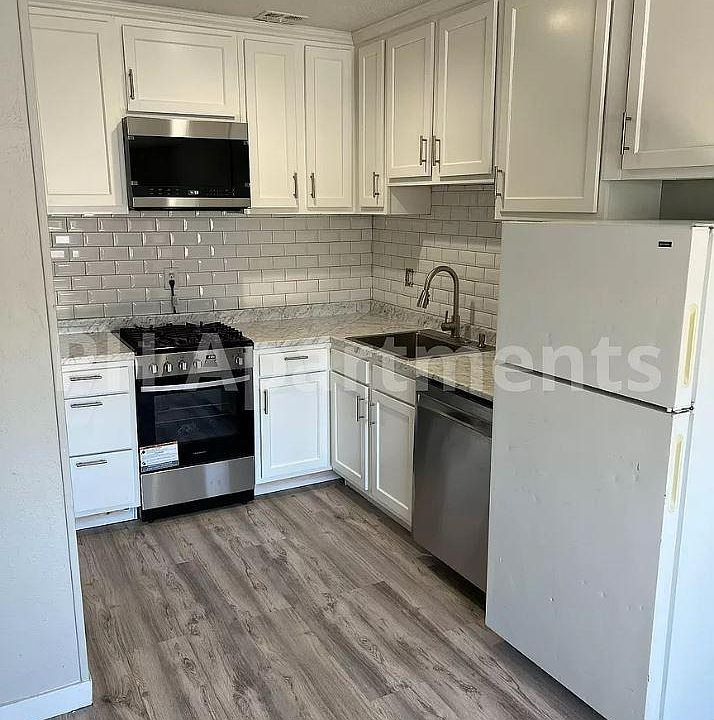 1 bed | 1 bath
Kitchen