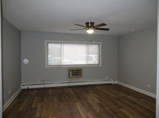 1070 N Wheeling Rd APT 1B, Mount Prospect, IL 60056