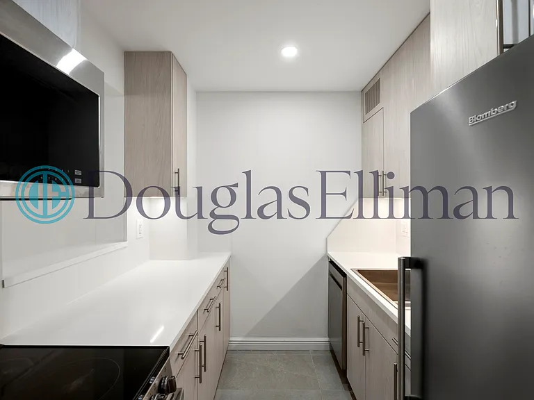 295 Park Ave S #6D — Photo 3