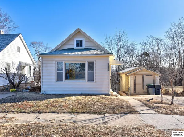 5701 S 15th St, Omaha, NE 68107