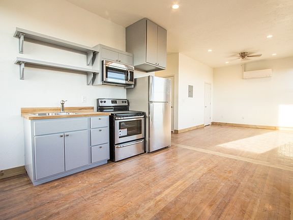 2nd image of 801 N Piedras St #3