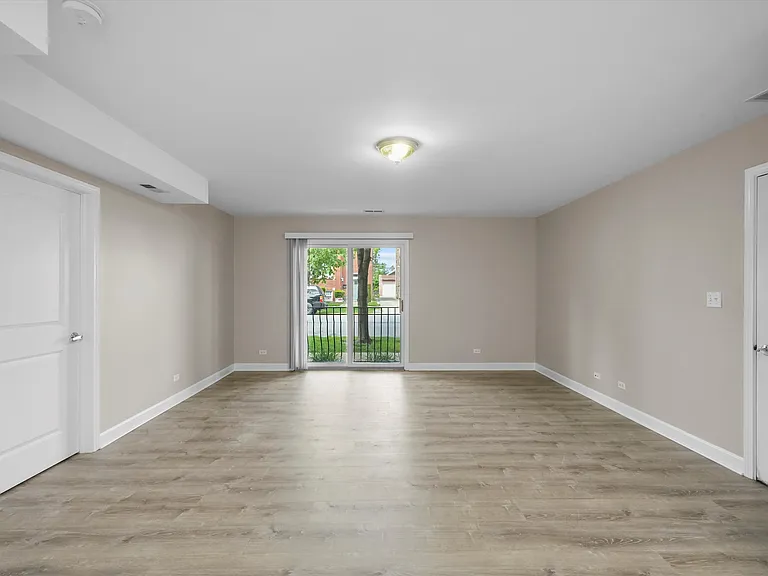 3423 Ridgeland Ave #101 — Photo 2