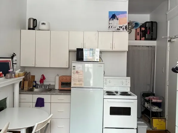 320 Cooper St #1, Ottawa, ON K2P 0G7
