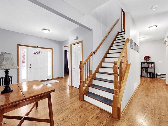 2nd image of 27028 Waterside Dr