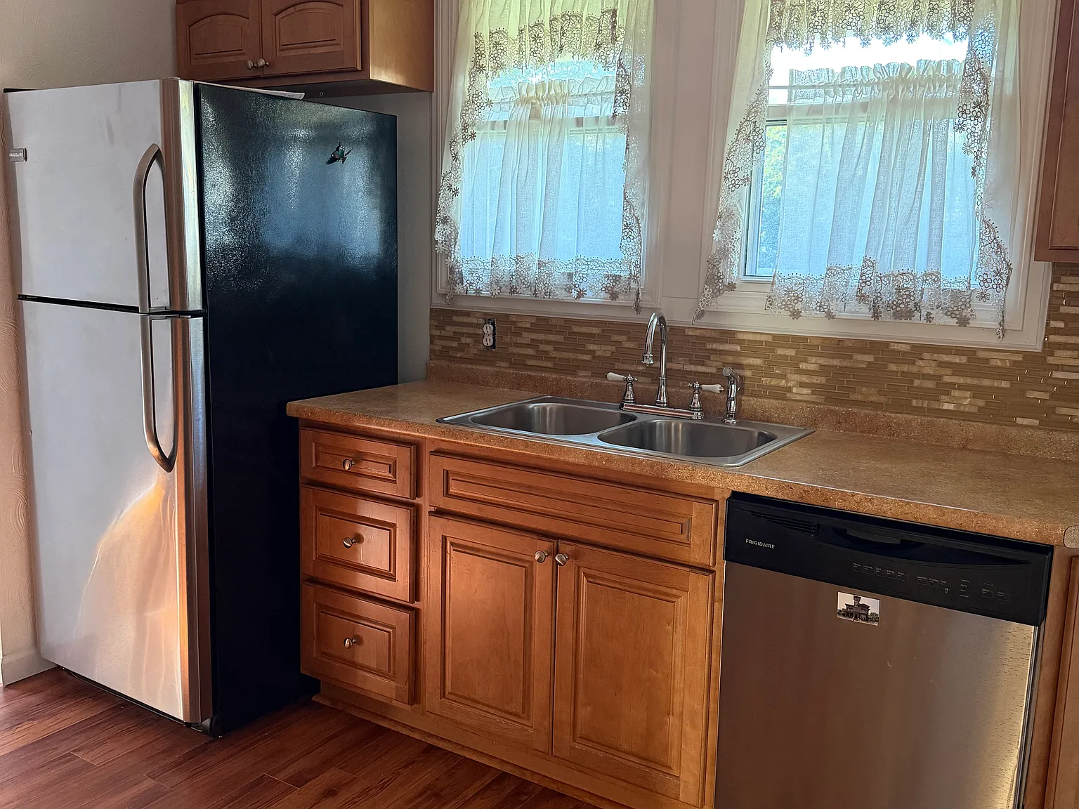 3 bed, 996 sqft, $2,000 — Photo 4