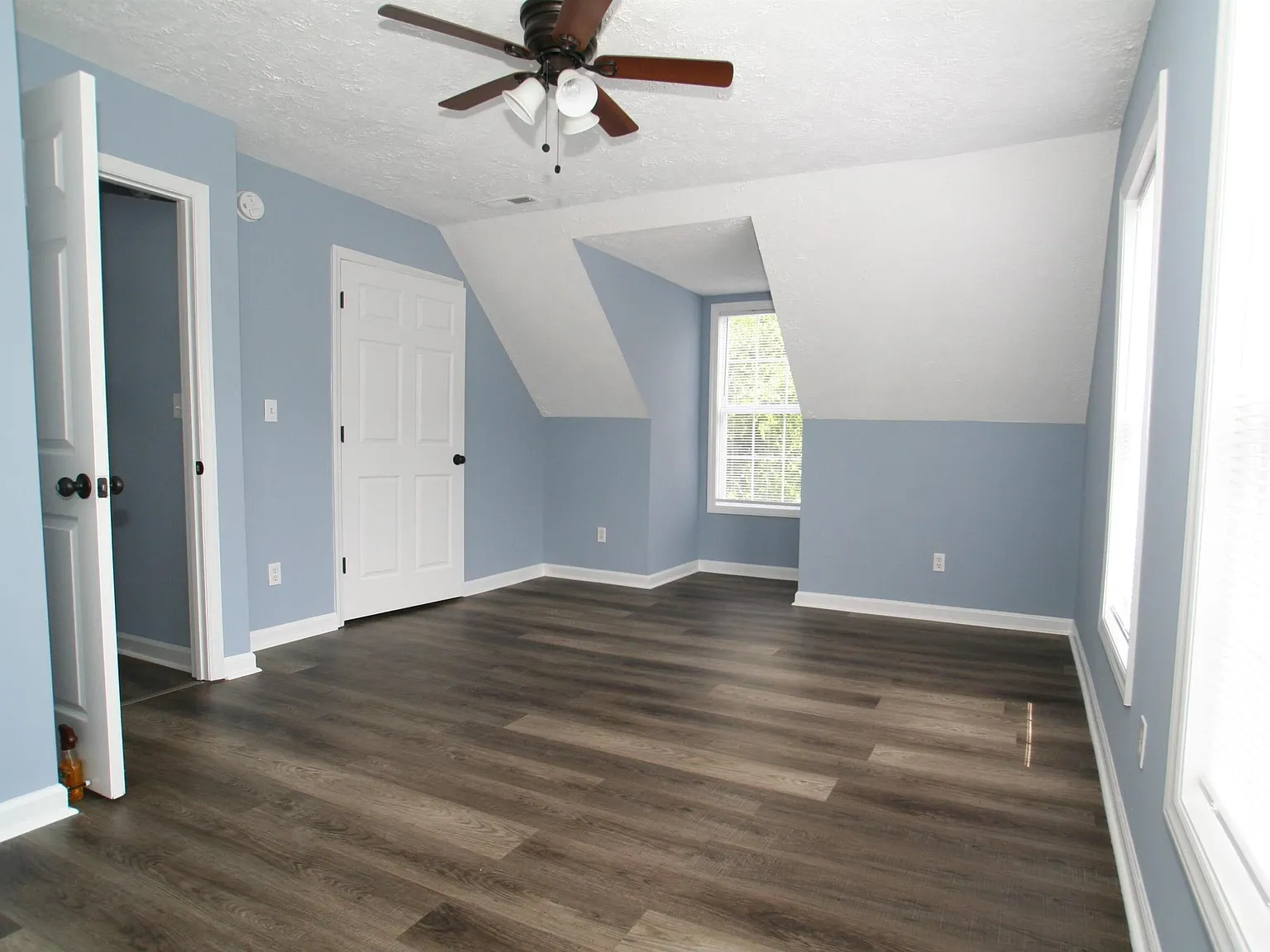5 bed, 3.0 bath, 2300 sqft, $5,500 — Photo 4