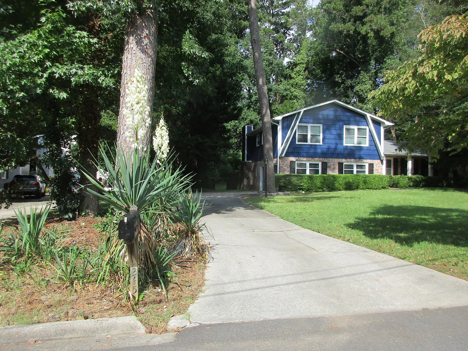 4 bed, 2104 sqft, $2,595 — Photo 1