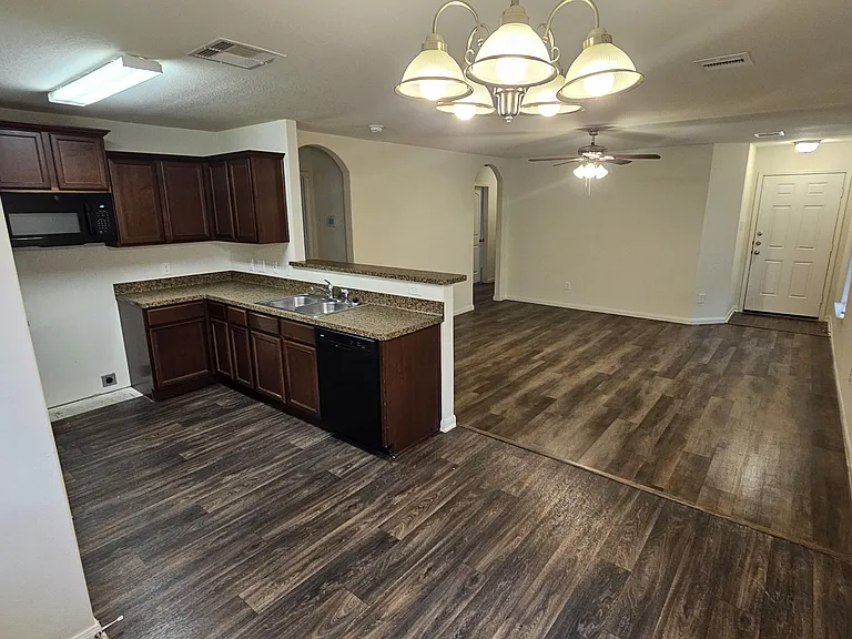 24053 Wilde Dr — Photo 9