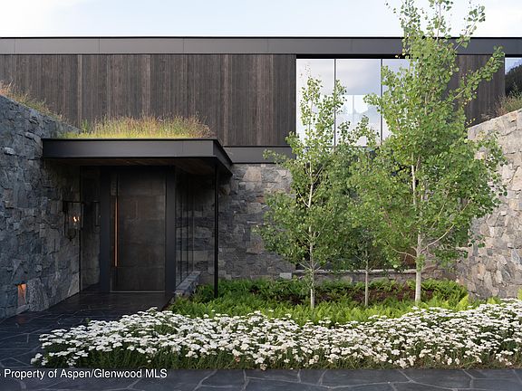 4th image of 724 N Hayden Rd