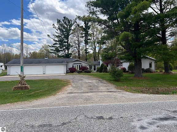 3rd image of 21403 Swan Creek Rd
