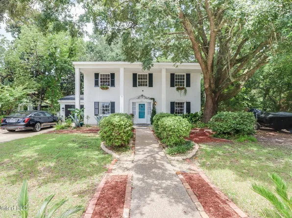 2512 Randall Dr, Biloxi, MS 39531