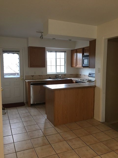 1st image of 2491 E Nichols Cir