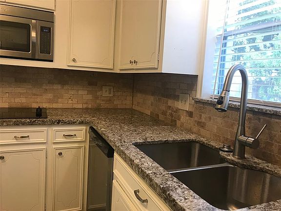 5th image of 18542 Prince William Ln