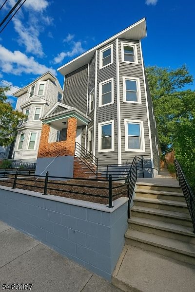 1st image of 506 21St St