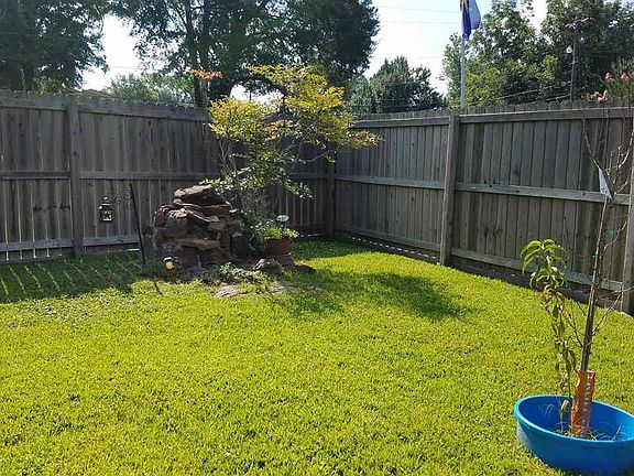 5th image of 801 Richardson Dr