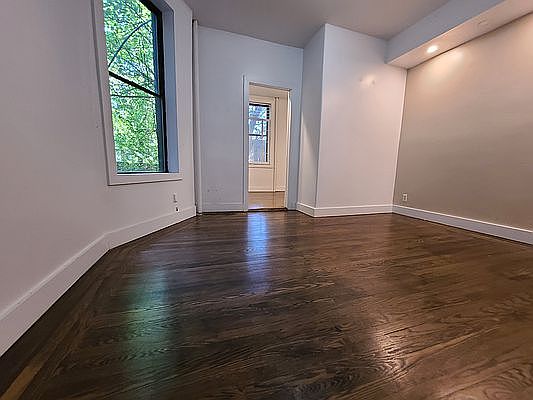 5th image of 503 Lafayette Ave #1A