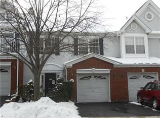 208 Amethyst Way #323, Franklin Park, NJ 08823