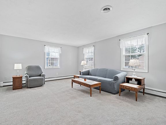 4th image of 38 Roosevelt St #1