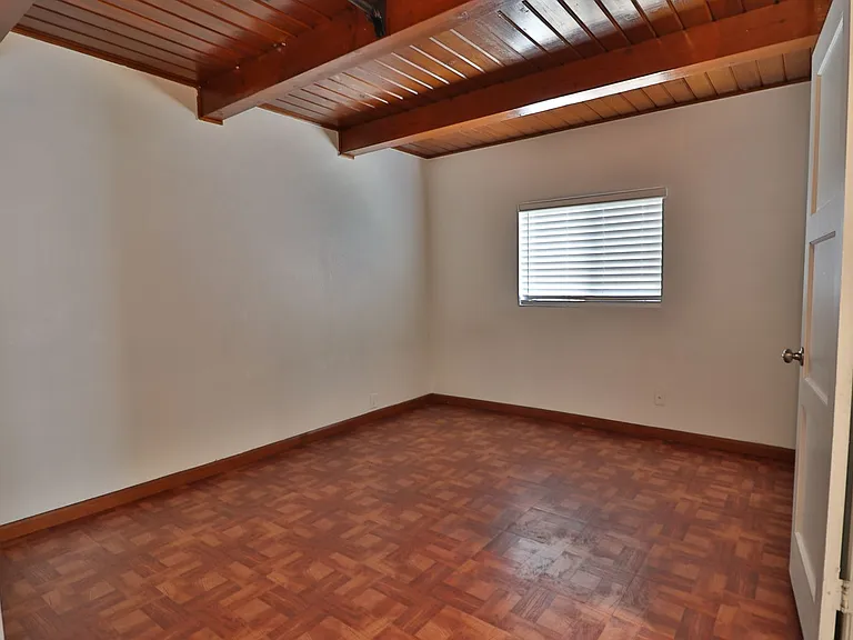 ONE TIME - 975 Southworth Dr — Photo 17