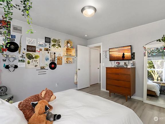 4th image of 2423 Boulevard Heights Loop SE