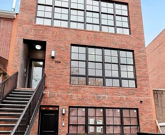 2nd image of 208 19th St #2