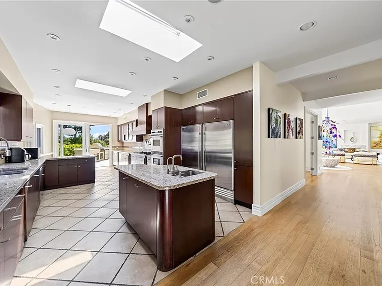 1625 Loma Vista Dr — Photo 25