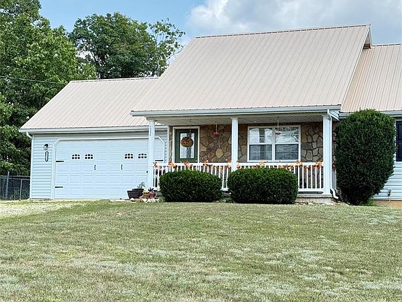 2nd image of 13996 Sherwood Ln