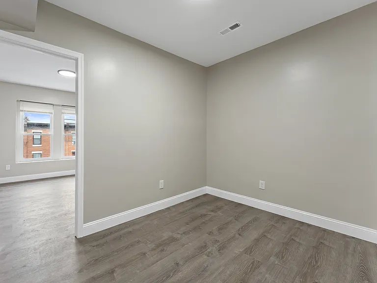 1517 W Westmoreland St #3 — Photo 6