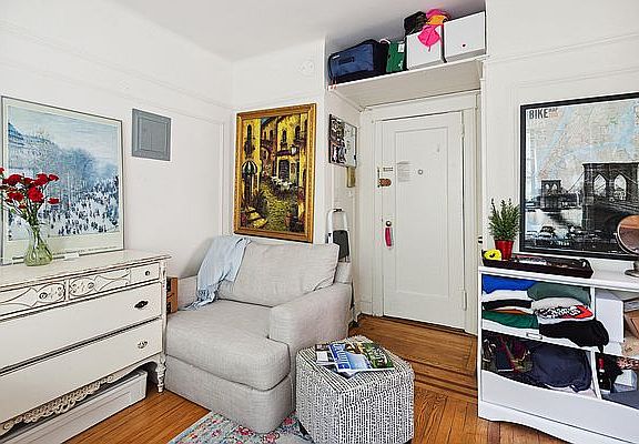 2nd image of 49 Willow St APT 2G