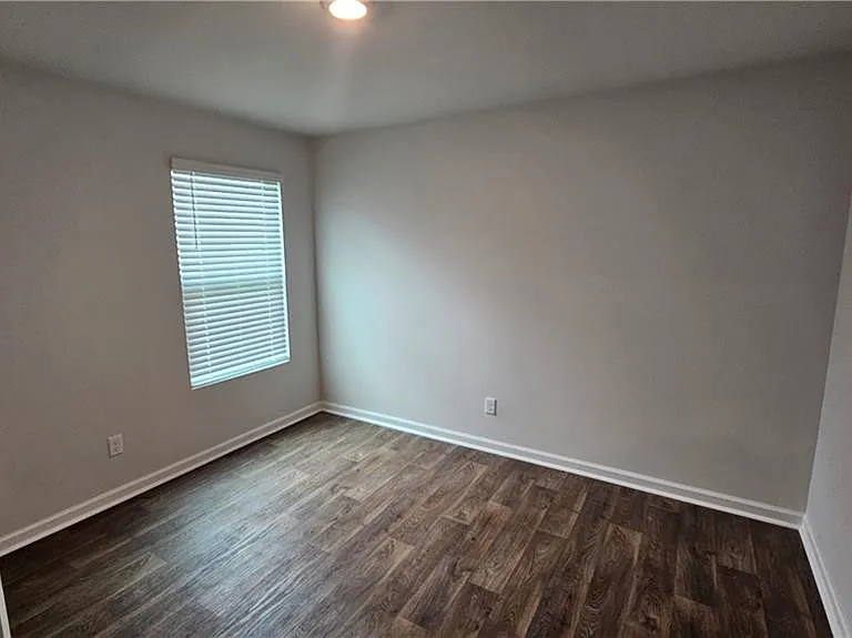 511 Autumns Wood Cir W — Photo 11