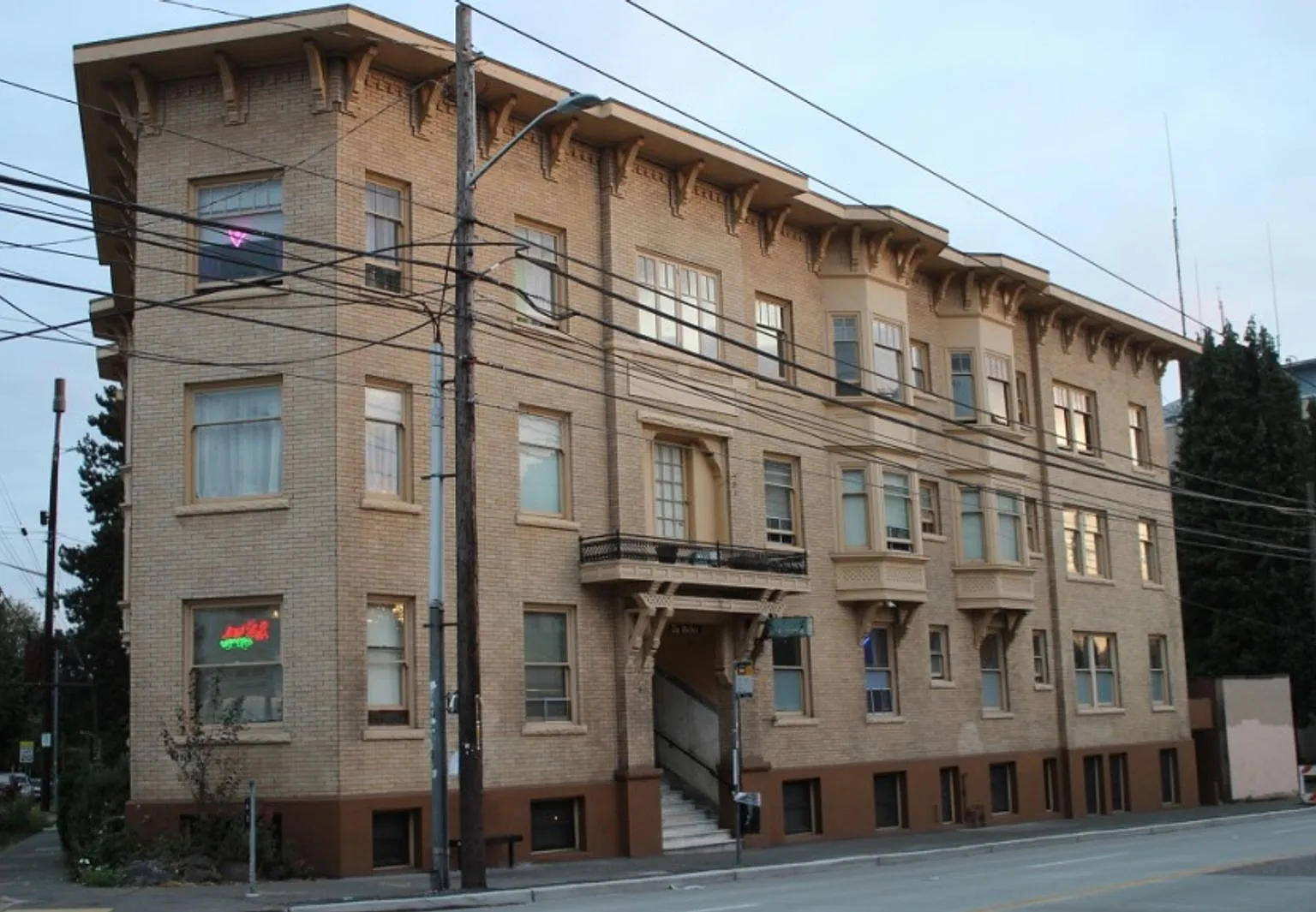 Madkin — Photo 1