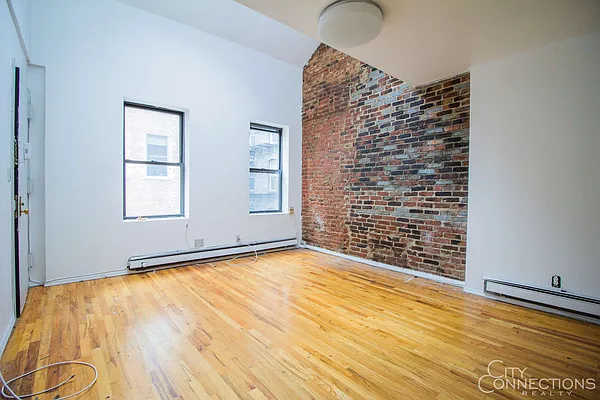 Rented by City Connections Realty | media 36