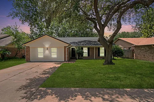 2523 Village Oak Dr Photo 1