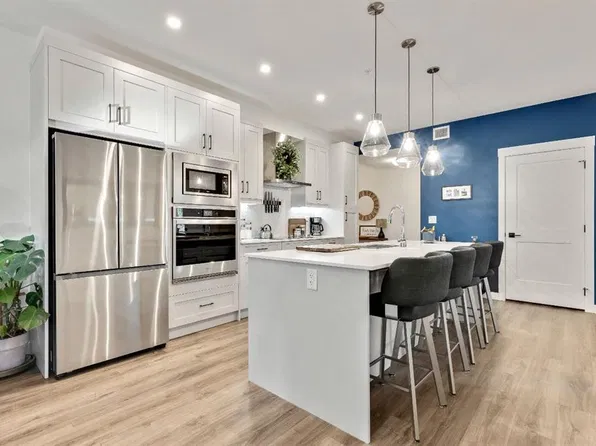 200 E Seton Cir SE #3214, Calgary, AB T3M 3N8