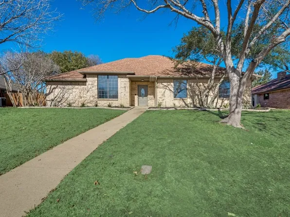 1637 Oak Creek Dr, Lewisville, TX 75077