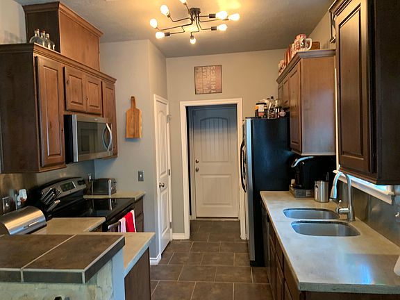 4th image of 1583 Woodbine Ct