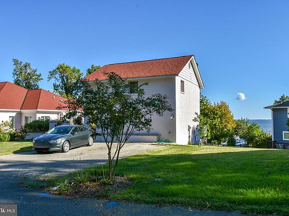 2nd image of 6041 Hill Rd