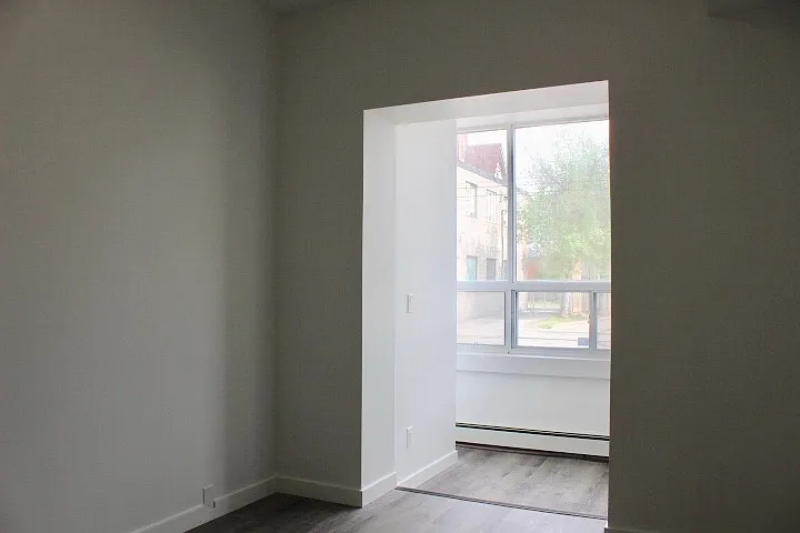 590 Main St E #1 — Photo 9