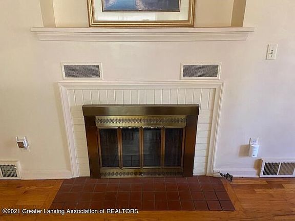 4th image of 805 W King St
