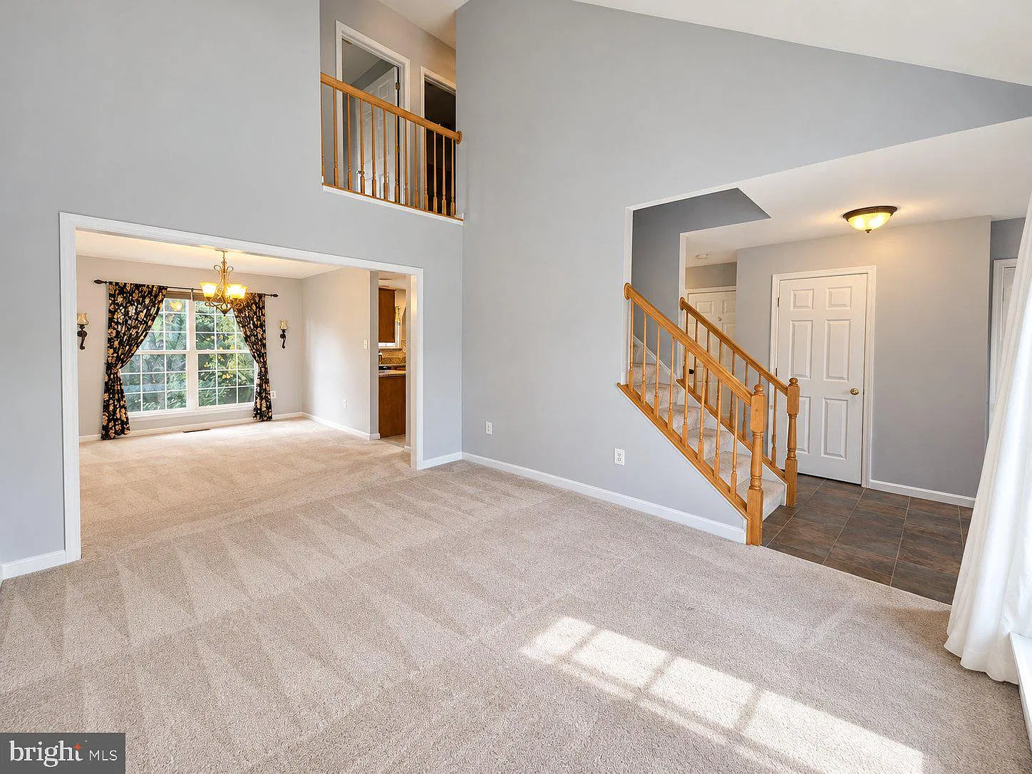 5 bed, 3.5 bath, 2777 sqft, $3,800 — Photo 3
