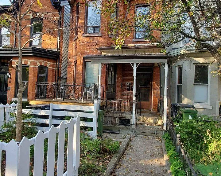 150 Robert St #1 — Photo 1