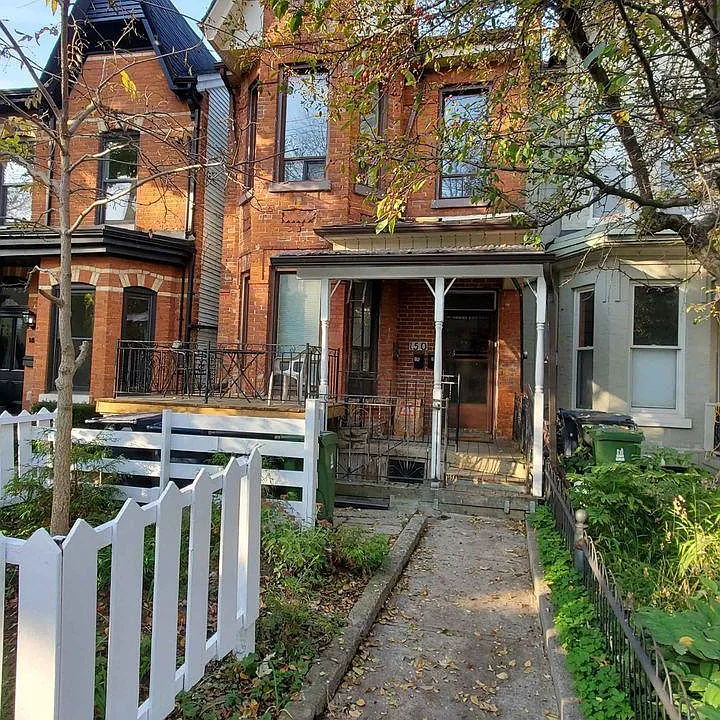 150 Robert St #1